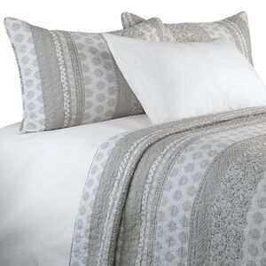 Antik
Samiha 3-Piece Quilt Set. Queen.